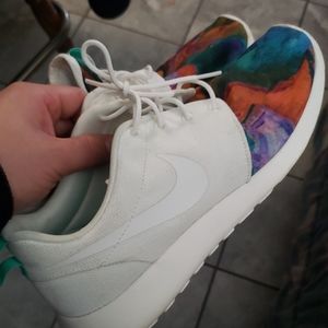 Nike Roche Runs